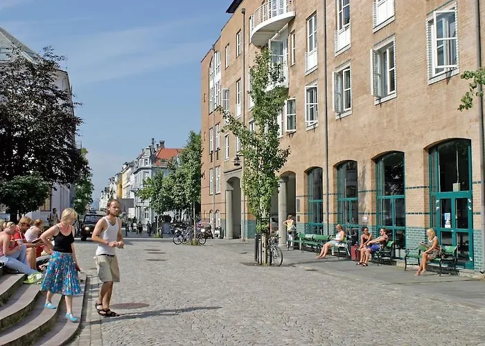 Spacious Historical Art Oasis In The Center Lejlighed Bergen