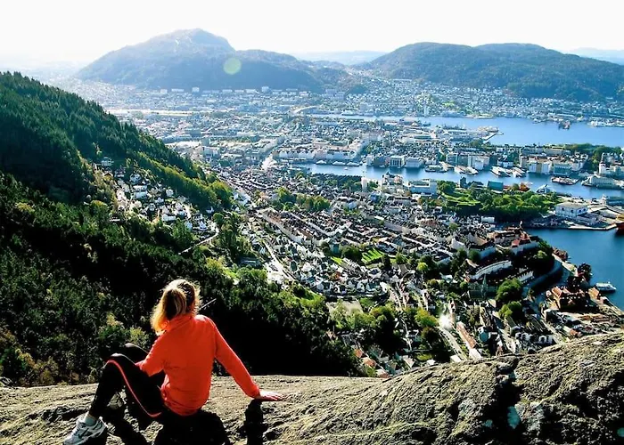 Spacious Historical Art Oasis In The Center 公寓