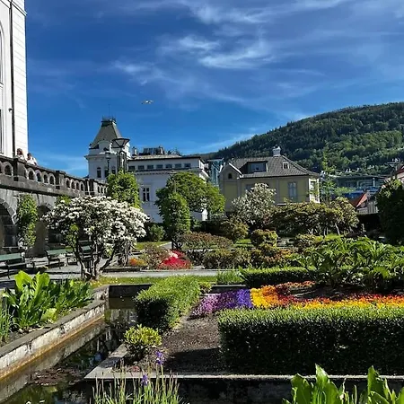 Spacious Historical Art Oasis In The Center * Bergen